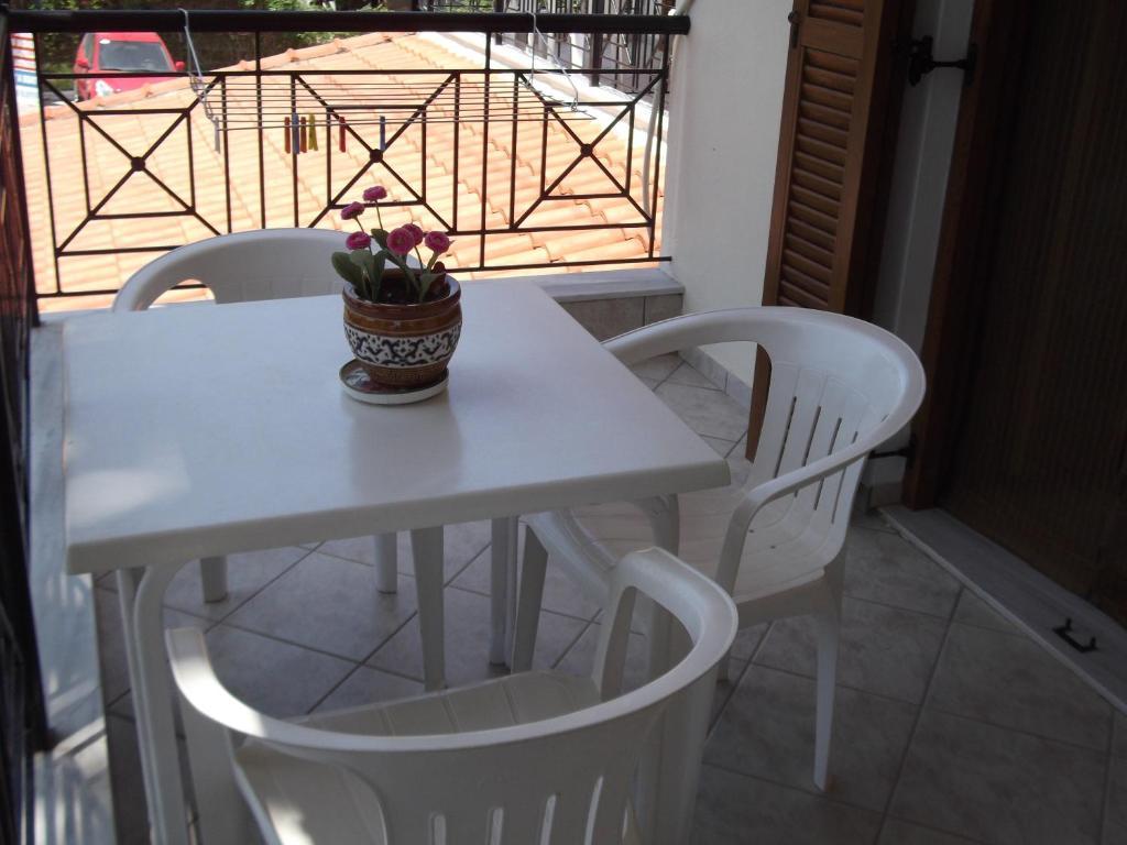 Palatino Studios Agia Paraskevi  Exterior photo